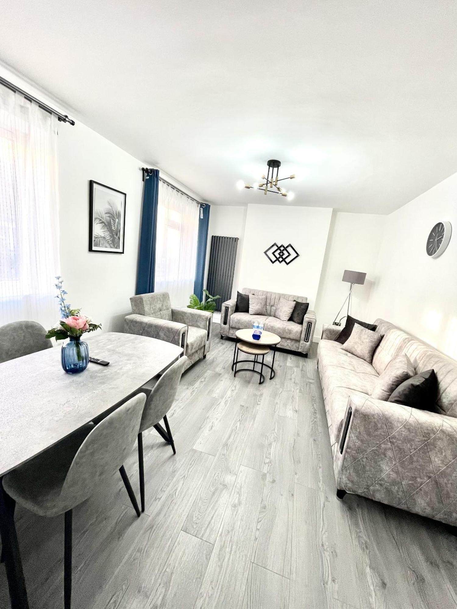 Deluxe Apartment - Next To Kings Cross - Eurostar & Euston Station Londra Esterno foto